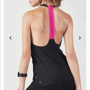 Demi Lovato for Fabletics Tansy tank black w/pink